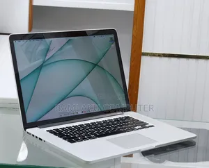 New Laptop Apple MacBook Pro 2015 16GB Intel Core i7 SSD 512GB