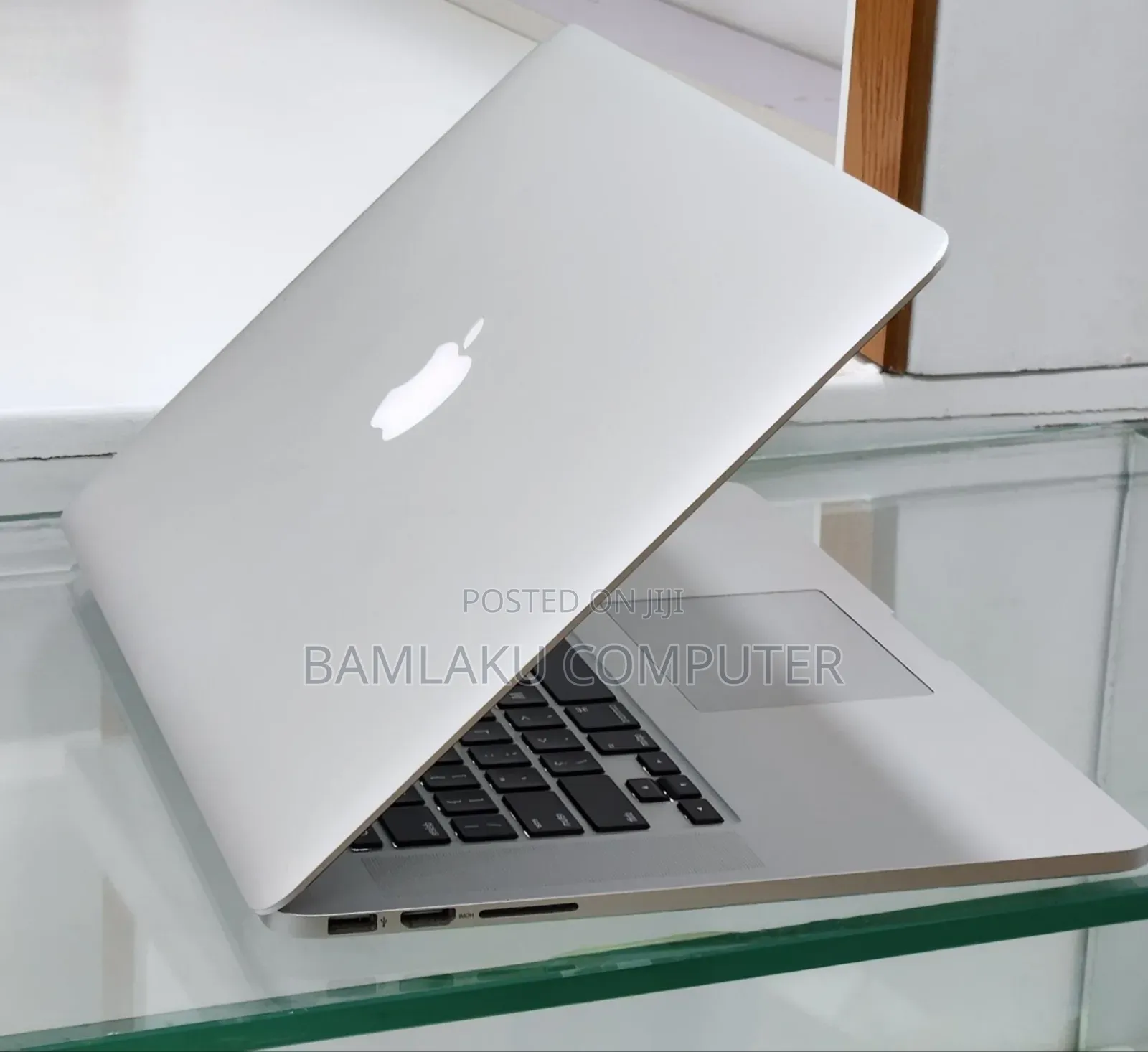 New Laptop Apple MacBook Pro 2015 16GB Intel Core i7 SSD 512GB