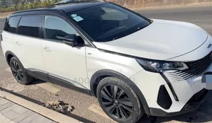 Peugeot 5008 1.2 PureTech 130 GT Line 2021 White