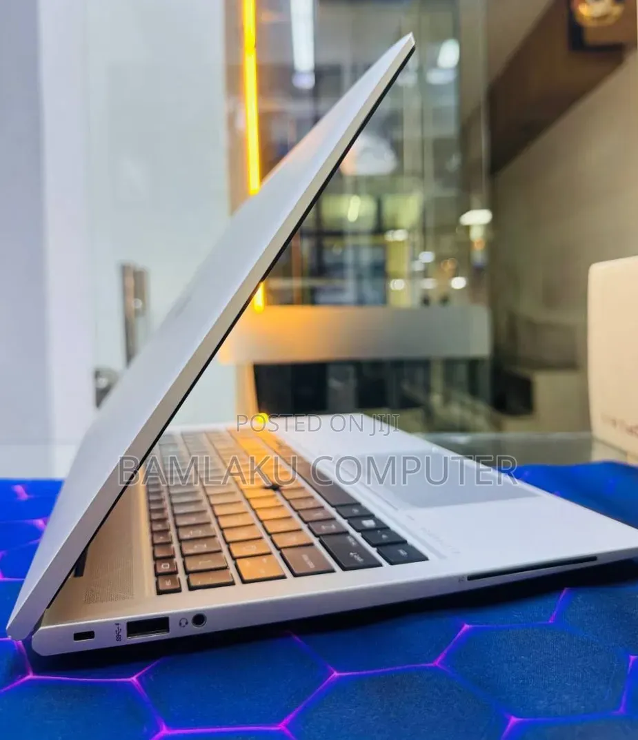 New Laptop HP EliteBook 840 G7 8GB Intel Core i5 SSD 512GB