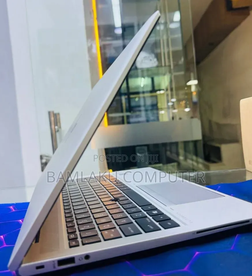 New Laptop HP EliteBook 840 G7 8GB Intel Core i5 SSD 512GB