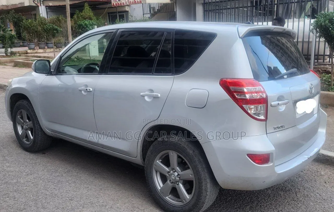 Toyota RAV4 2012 Silver