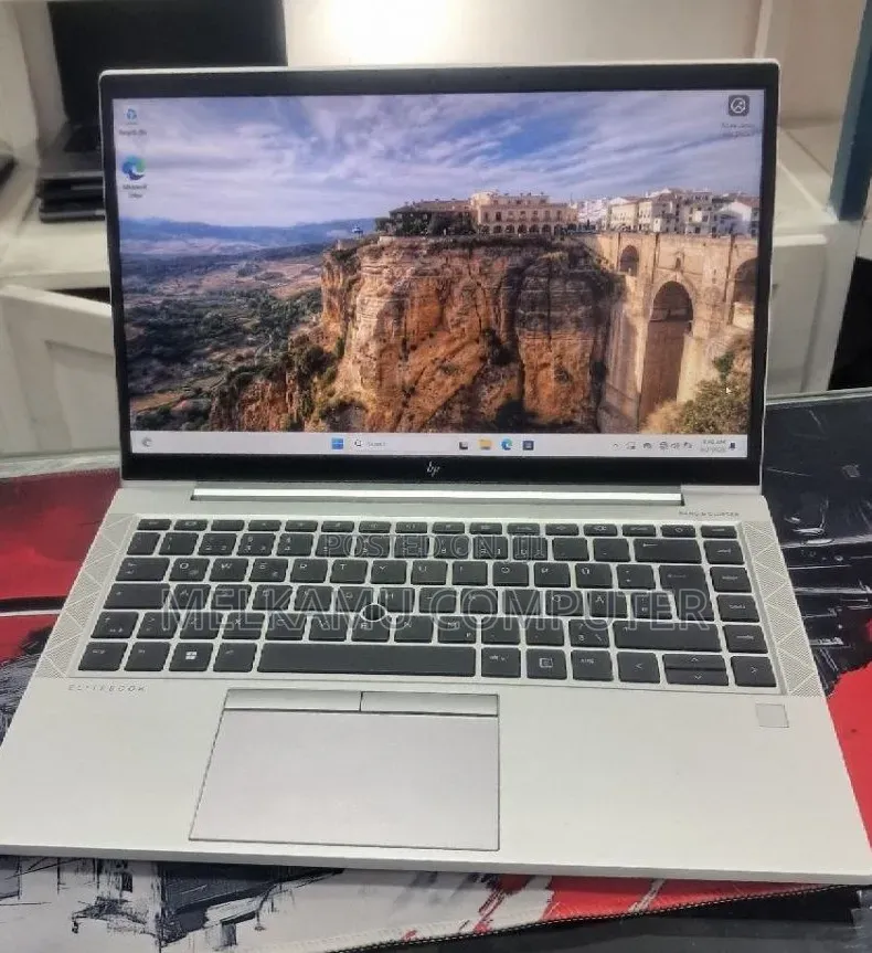 New Laptop HP EliteBook 840 G8 16GB Intel Core i5 SSD 512GB