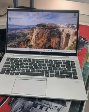 New Laptop HP EliteBook 840 G8 16GB Intel Core i5 SSD 512GB