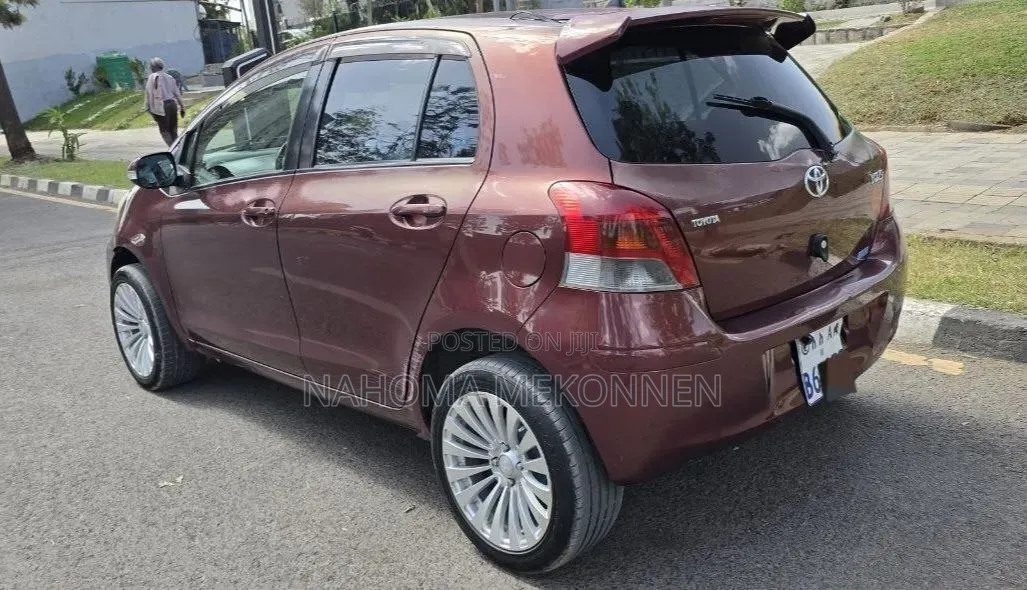 Toyota Yaris 2010 Red