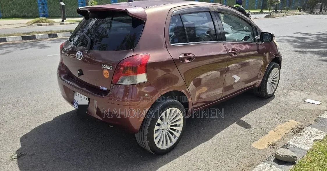 Toyota Yaris 2010 Red