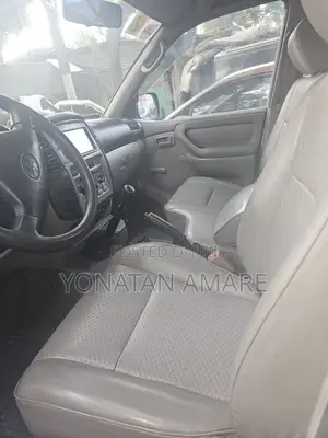 Toyota Land Cruiser 2004 White