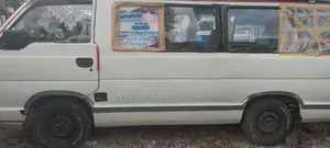 Toyota HiAce 1987 White