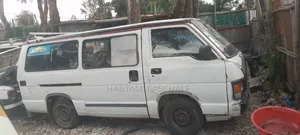 Toyota HiAce 1987 White