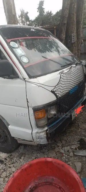 Toyota HiAce 1987 White