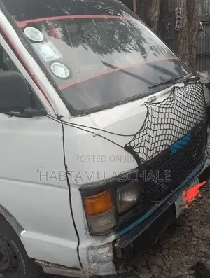 Toyota HiAce 1987 White