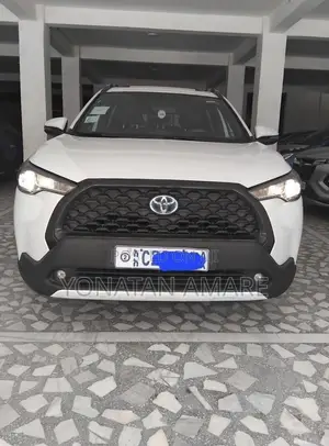 Toyota Corolla Cross Hybrid 2023 White