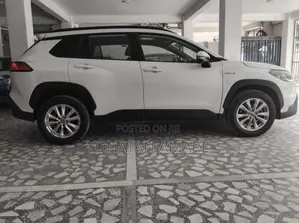 Toyota Corolla Cross Hybrid 2023 White