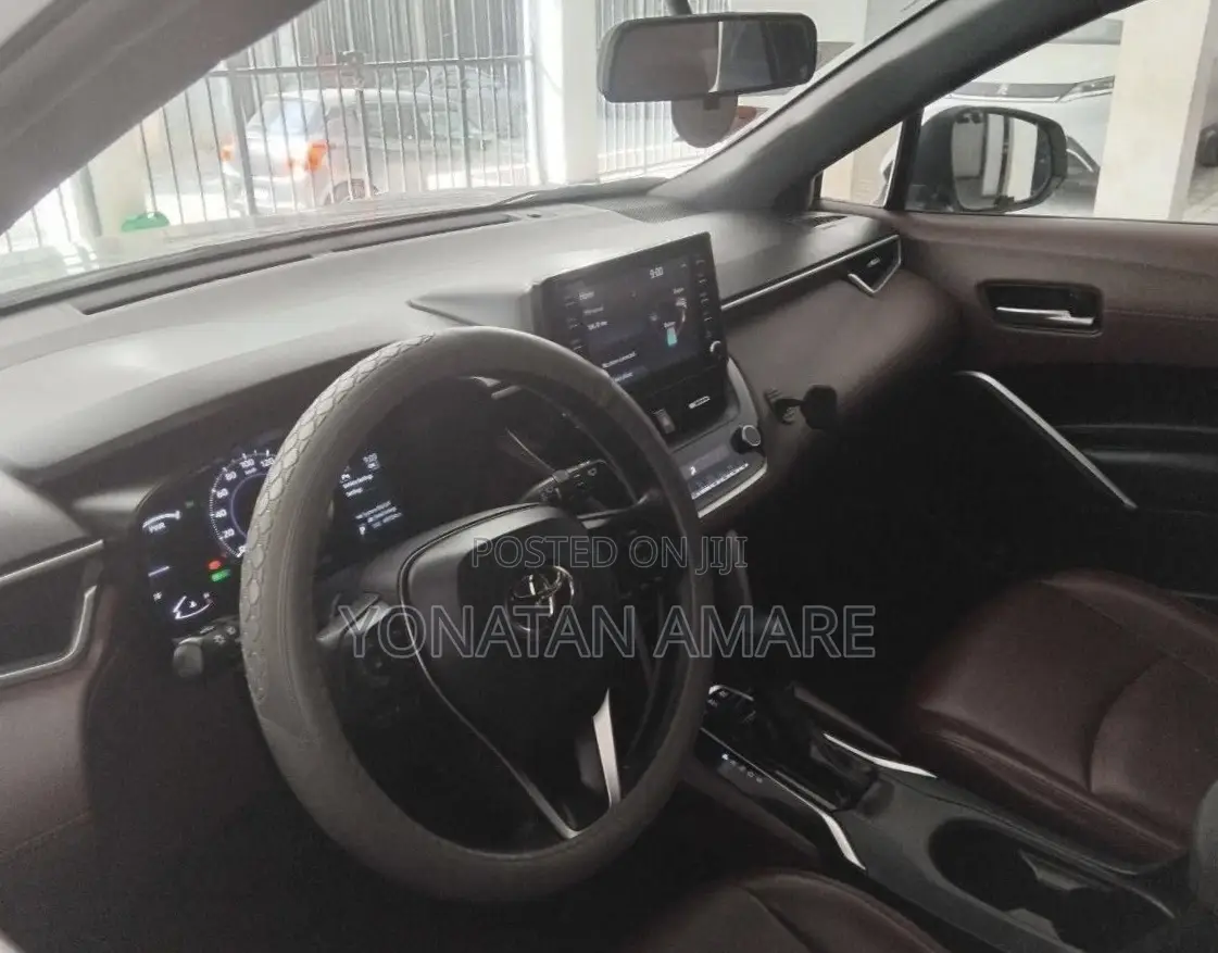 Toyota Corolla Cross Hybrid 2023 White