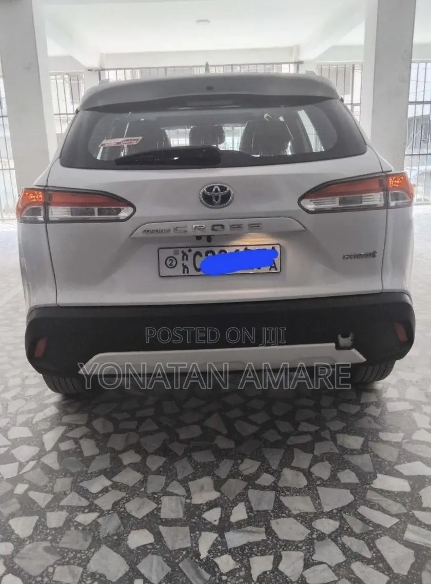 Toyota Corolla Cross Hybrid 2023 White