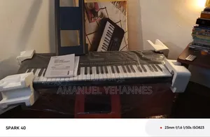 Yamaha PSR E273 Keyboard Piano