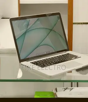 New Laptop Apple MacBook Pro 16GB Intel Core i7 SSD 512GB