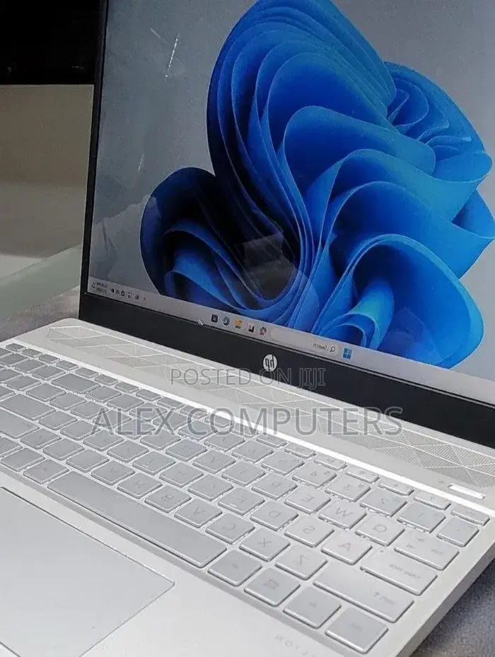 New Laptop HP Pavilion 15 8GB Intel Core i5 SSD 512GB