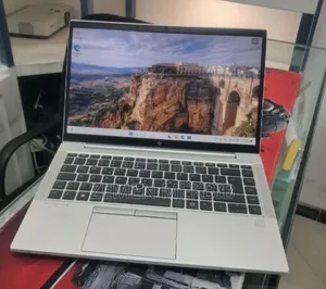 New Laptop HP EliteBook 840 G8 16GB Intel Core i5 SSD 512GB
