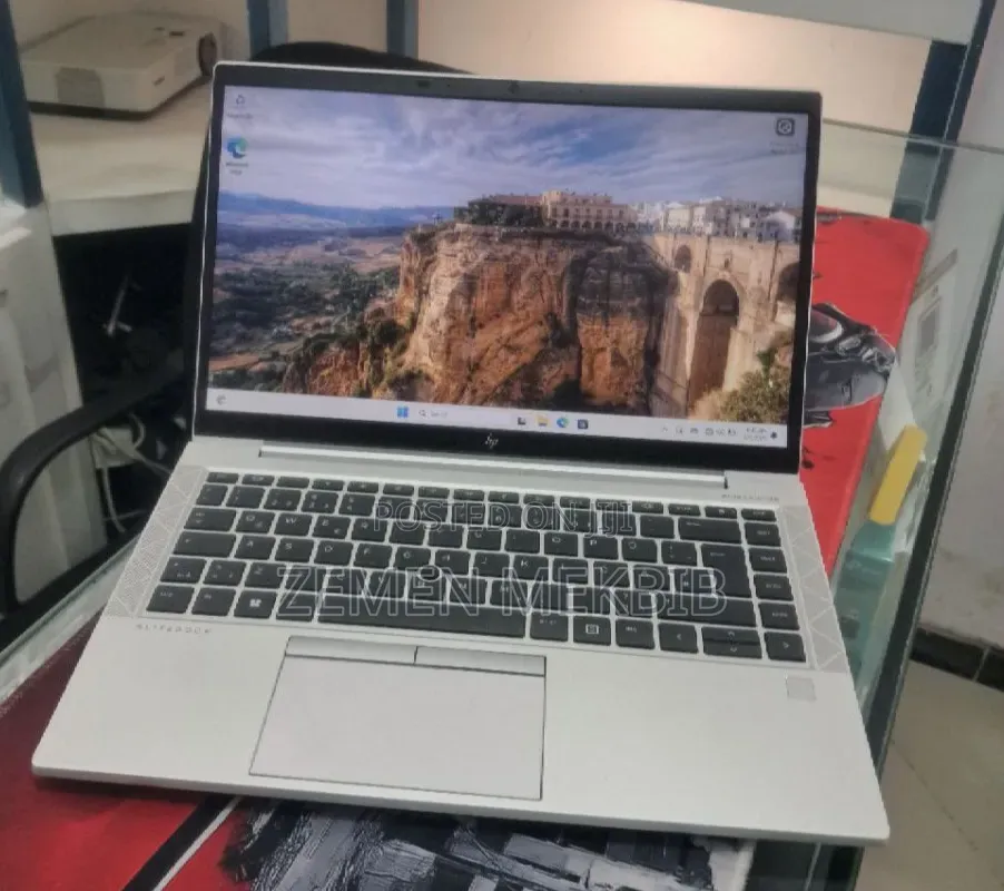 New Laptop HP EliteBook 840 G8 16GB Intel Core i5 SSD 512GB