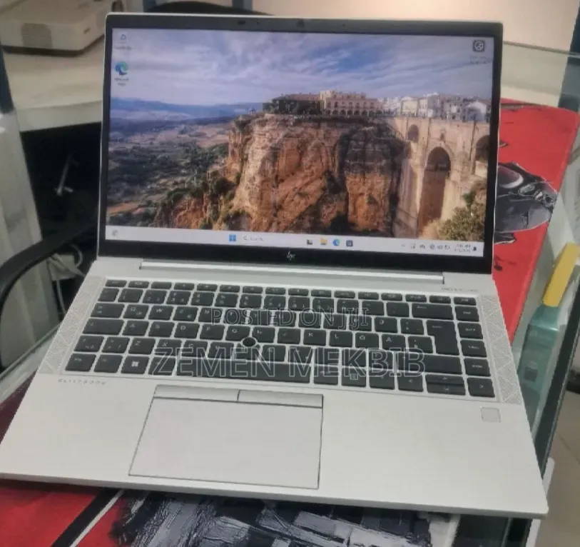 New Laptop HP EliteBook 840 G8 16GB Intel Core i5 SSD 512GB
