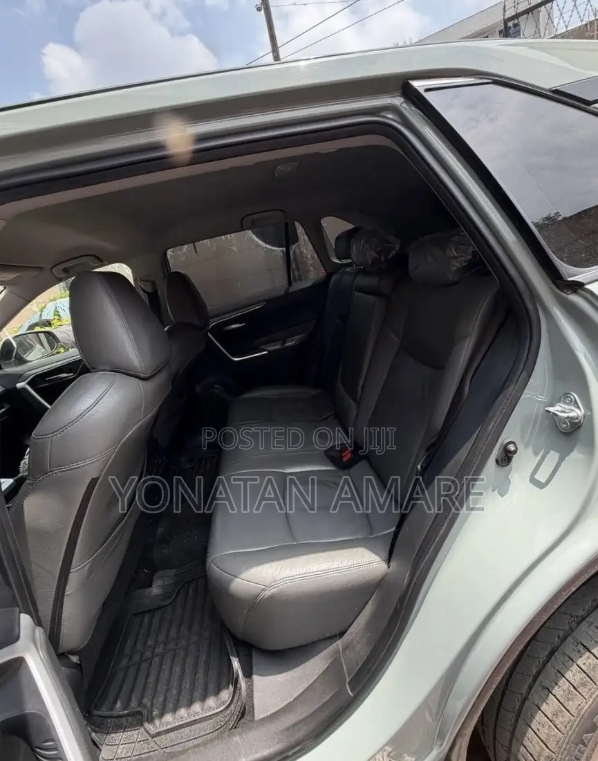 Toyota RAV4 2020 Gray