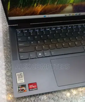 New Laptop Lenovo Yoga 700 16GB AMD Ryzen 7 SSD 512GB