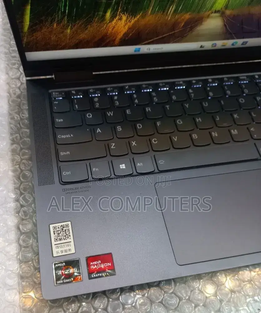New Laptop Lenovo Yoga 700 16GB AMD Ryzen 7 SSD 512GB
