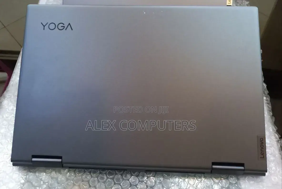 New Laptop Lenovo Yoga 700 16GB AMD Ryzen 7 SSD 512GB