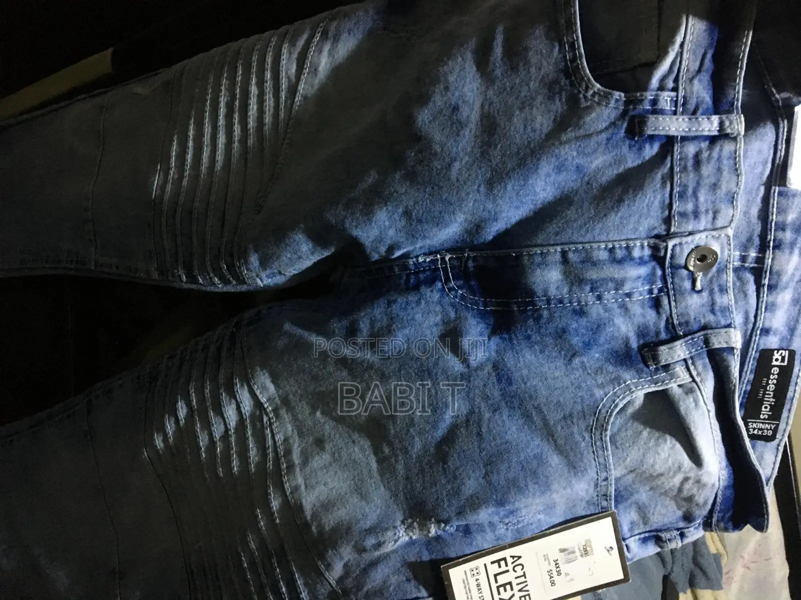 Essentials Jeans