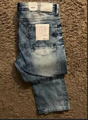 Essentials Jeans