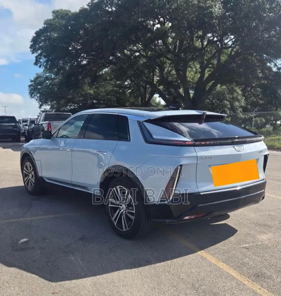Cadillac Lyriq 2024 Blue