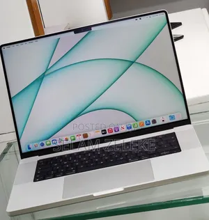 New Laptop Apple MacBook Pro 2015 16GB Intel Core i7 SSD 512GB