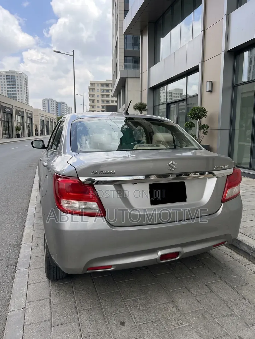 Suzuki Dzire 2022 Silver