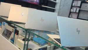 New Laptop HP EliteBook 1040 G8 16GB Intel Core i7 SSD 512GB