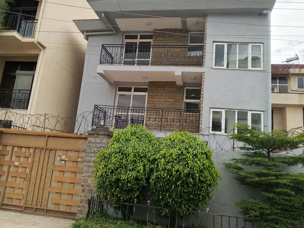 6bdrm House in Bole for sale