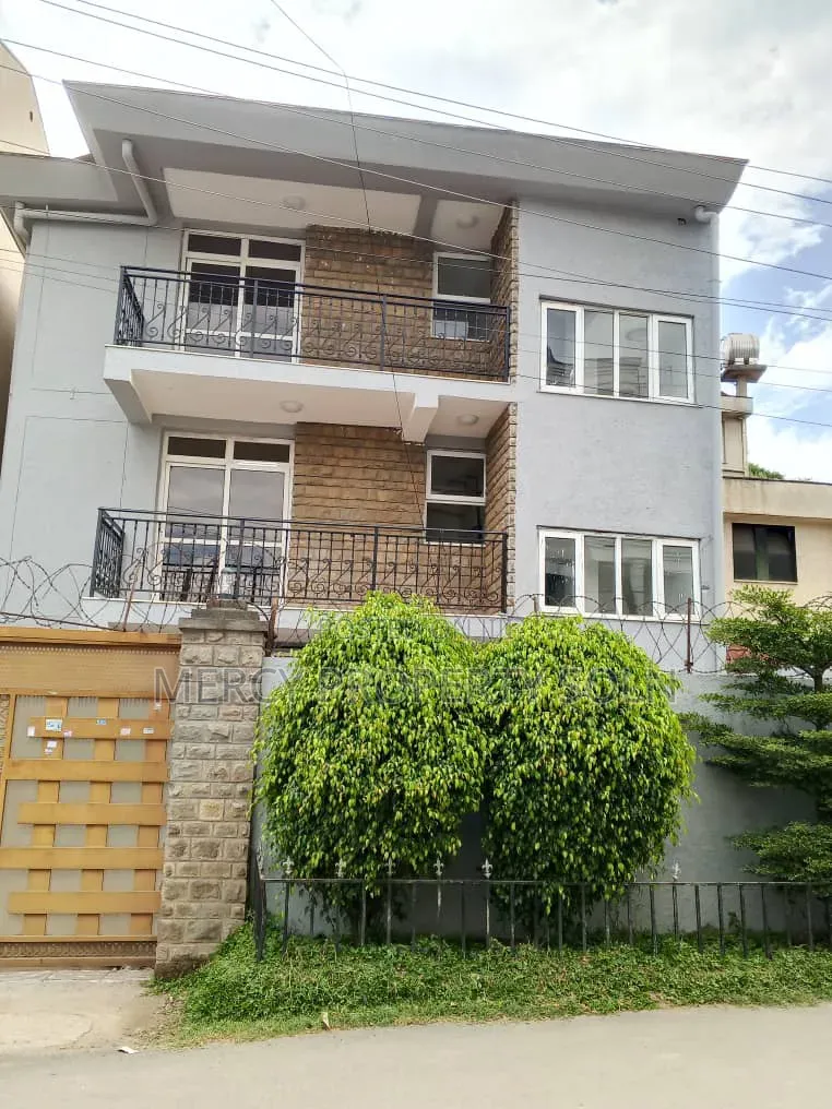 6bdrm House in Bole for sale