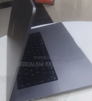 New Laptop Apple MacBook Pro 2021 M1 Max 64GB Apple M1 SSD 1T