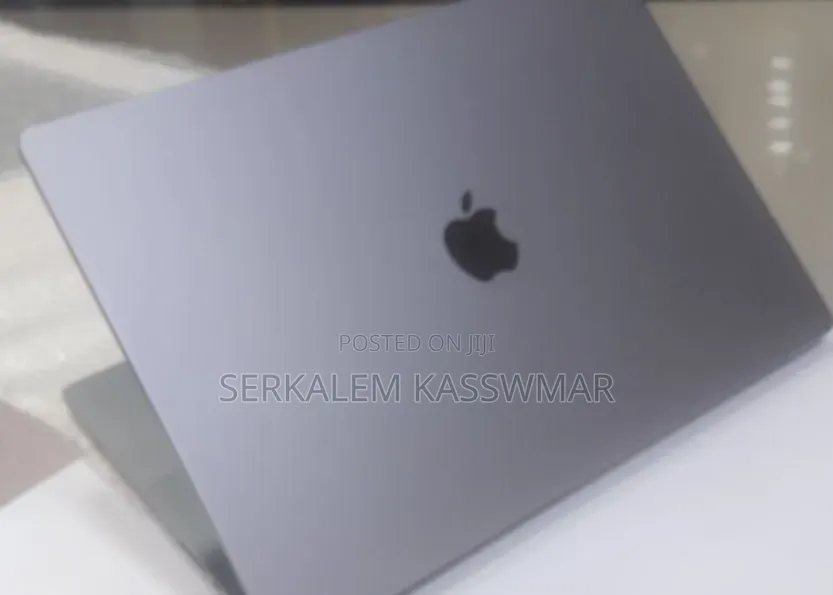 New Laptop Apple MacBook Pro 2021 M1 Max 64GB Apple M1 SSD 1T