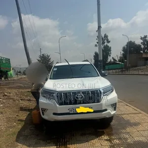 Toyota Land Cruiser Prado 2018 White