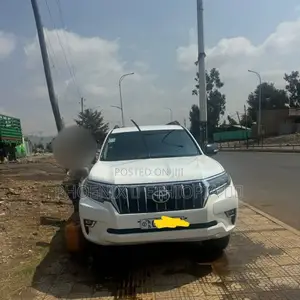 Toyota Land Cruiser Prado 2018 White