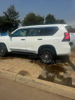 Toyota Land Cruiser Prado 2018 White