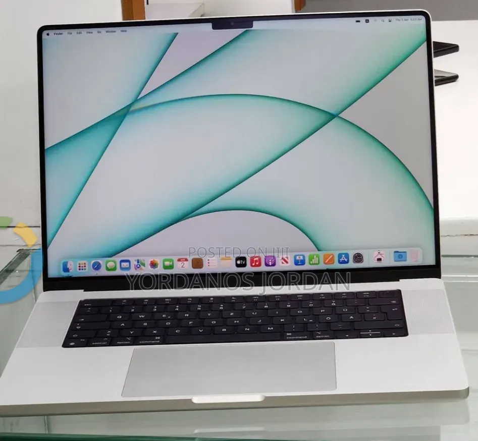 New Laptop Apple MacBook Pro 2015 16GB Intel Core i7 SSD 512GB