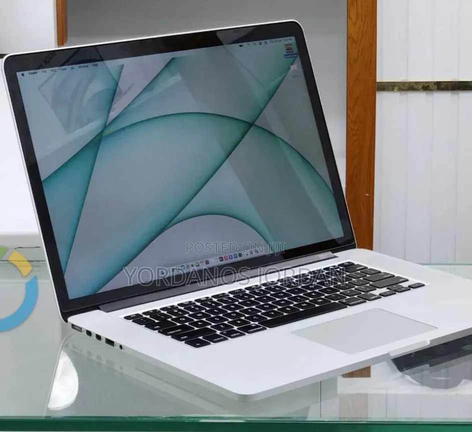 New Laptop Apple MacBook Pro 2015 16GB Intel Core i7 SSD 512GB
