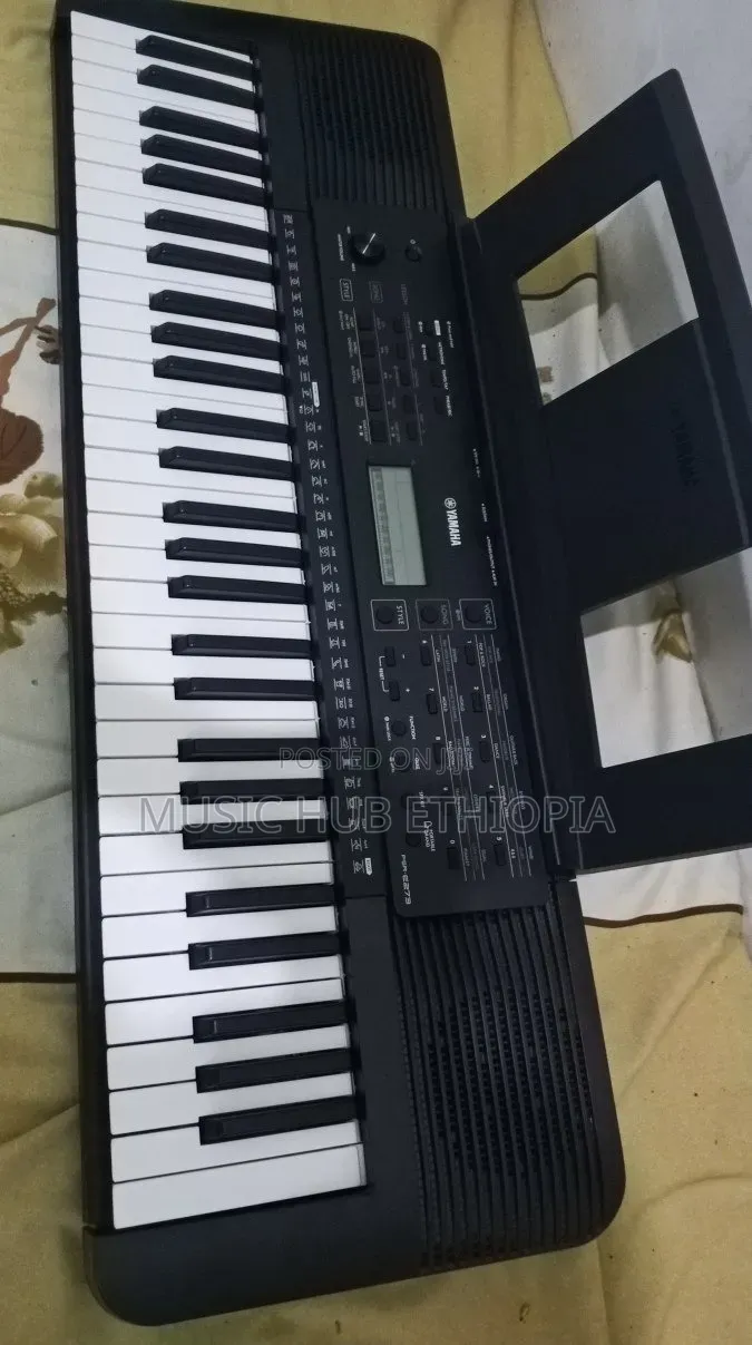 Yamaha PSR E-273 Keyboard