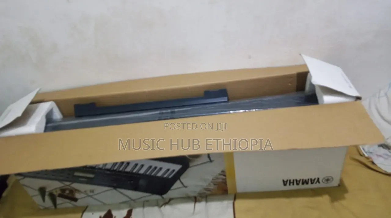 Yamaha PSR E-273 Keyboard