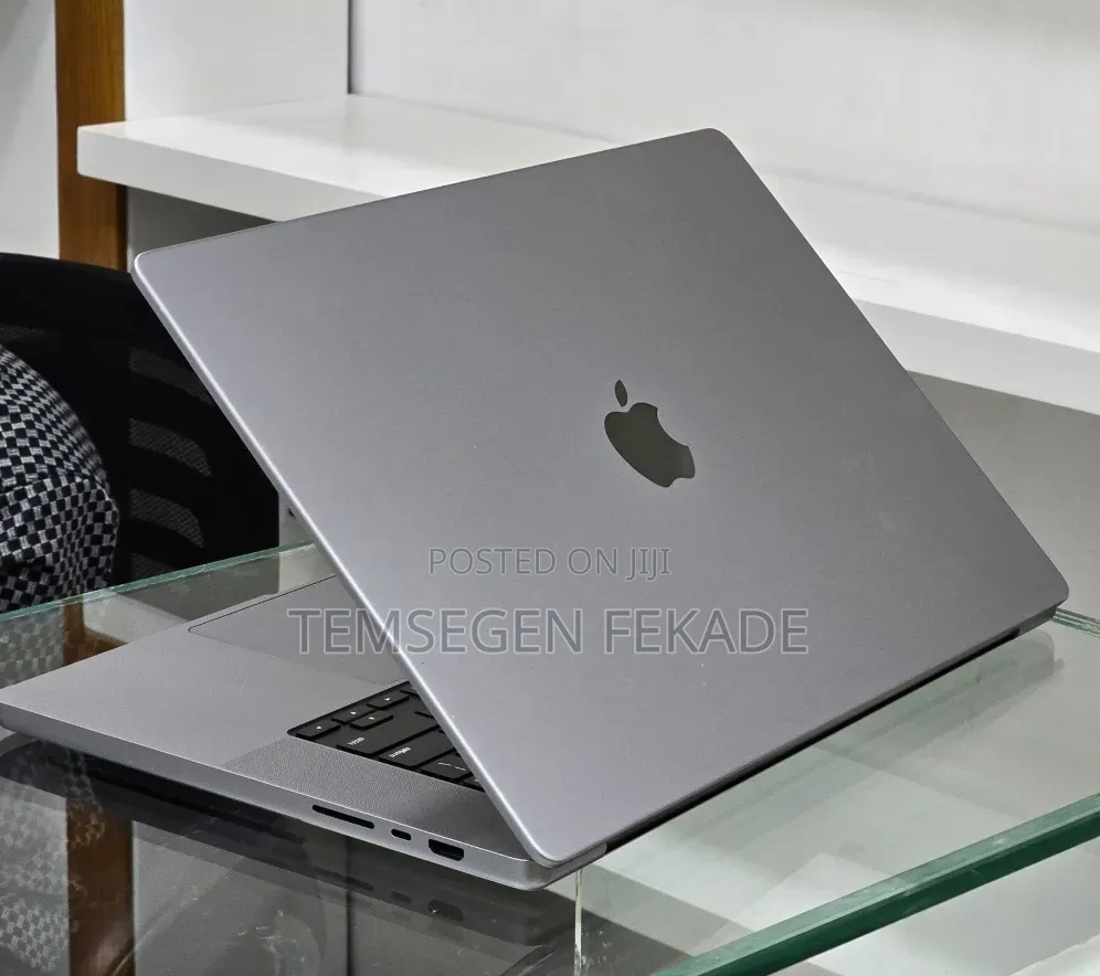 New Laptop Apple MacBook Pro 2021 M1 Max 32GB Apple M1 Pro SSD 512GB