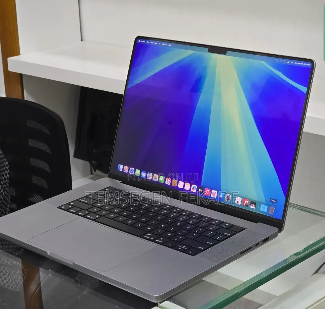 New Laptop Apple MacBook Pro 2021 M1 Max 32GB Apple M1 Pro SSD 512GB