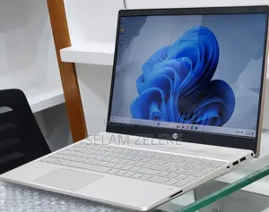 New Laptop HP 8GB Intel Core i5 SSD 512GB