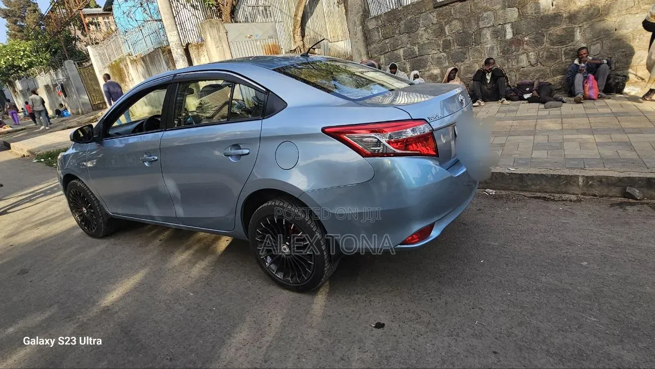 Toyota Yaris 2016 Blue